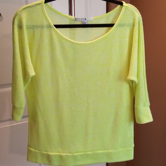 Yellow knit top - Picture 2 of 4